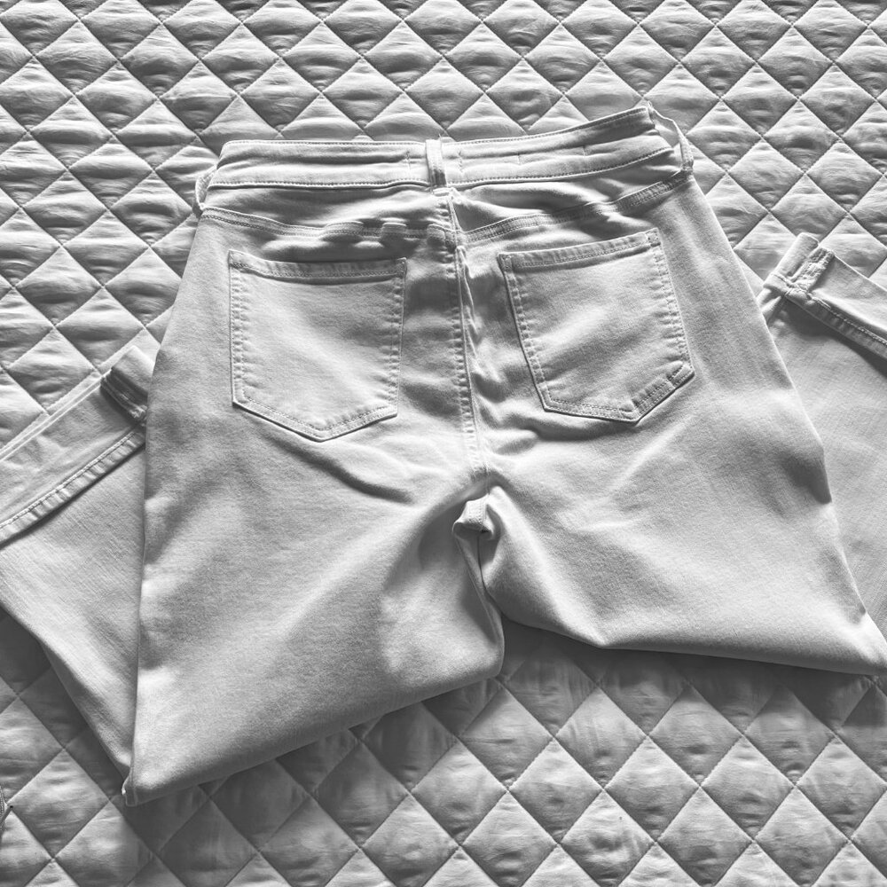 NYDJ White "Marilyn Straight" Cuffed Capris - Picture 5 of 6
